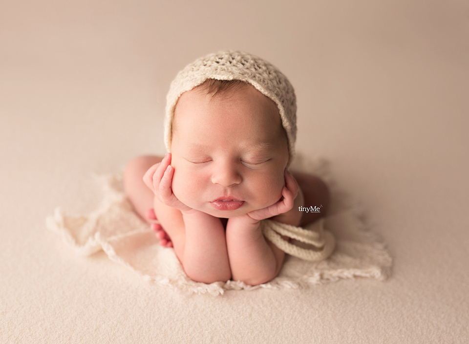 newborn photography community critique photo submitted by Rebecca Cramer - 4 community members set this photo as a favourite image.