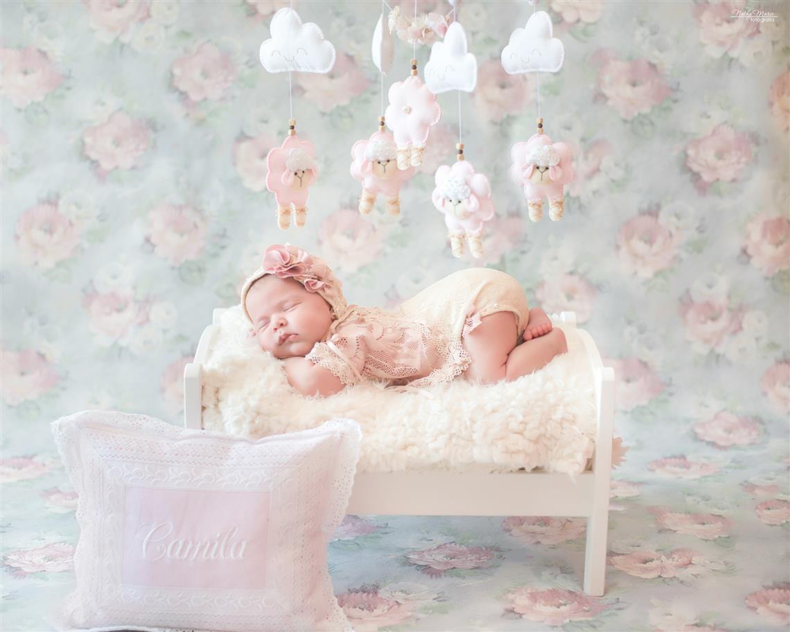 newborn photography community critique photo submitted by Nathy Guzman - 2 community members set this photo as a favourite image.