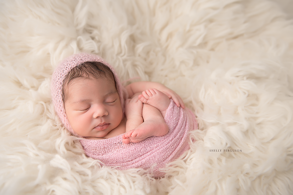 newborn photography community critique photo submitted by Shelly Ferguson - 2 community members set this photo as a favourite image.