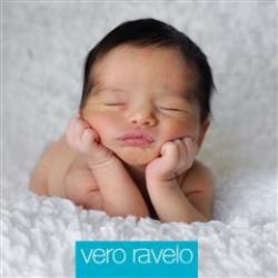 Vero Ravelo Newborn Photographer - profile picture