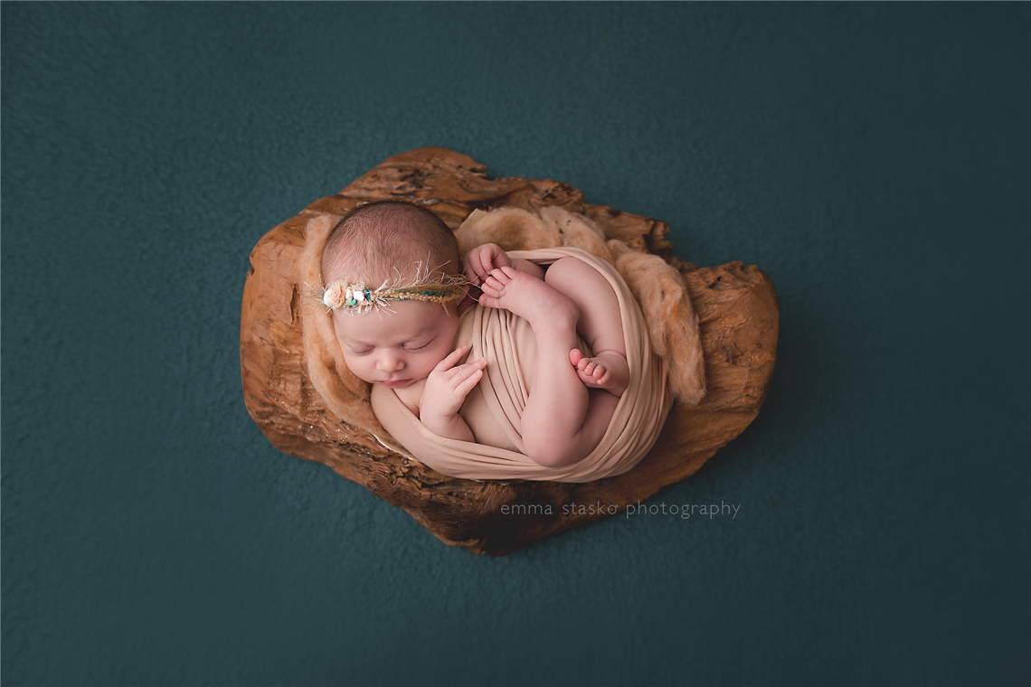 newborn photography community critique photo submitted by Emma Stasko - 4 community members set this photo as a favourite image.