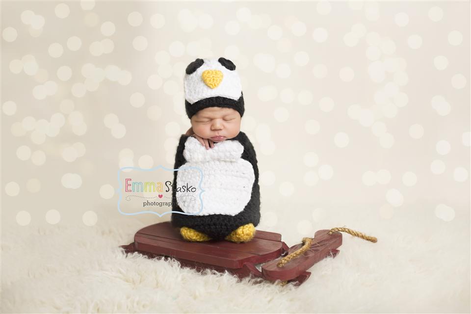 newborn photography community critique photo submitted by Emma Stasko - 3 community members set this photo as a favourite image.