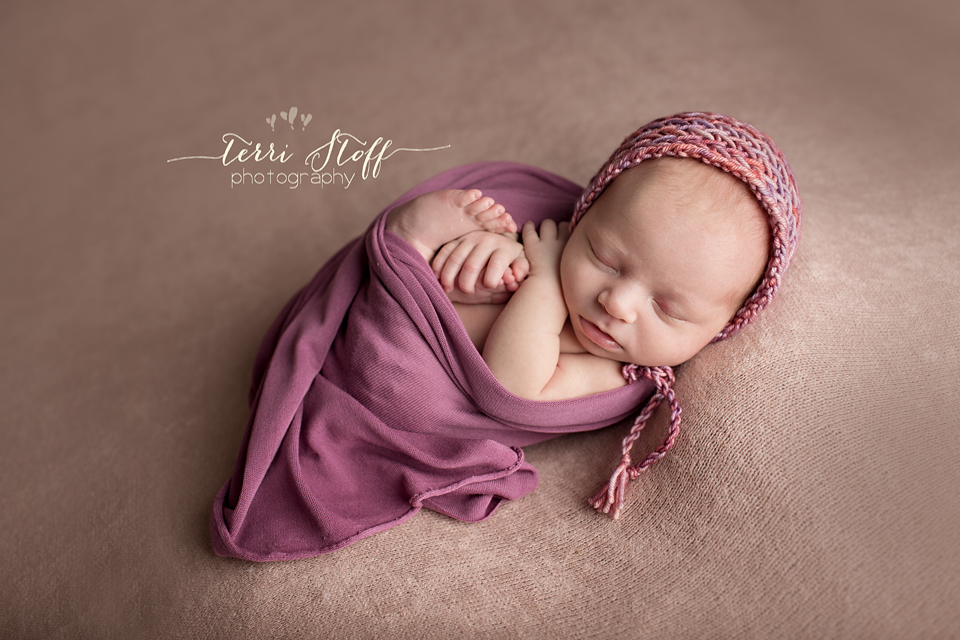 newborn photography community critique photo submitted by Terri Stoff - 4 community members set this photo as a favourite image.