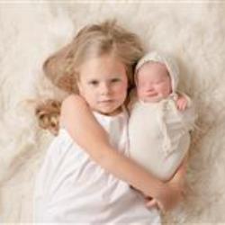 Stephanie Hanway Newborn Photographer - profile picture