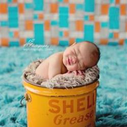 Ashley Walthart Newborn Photographer - profile picture