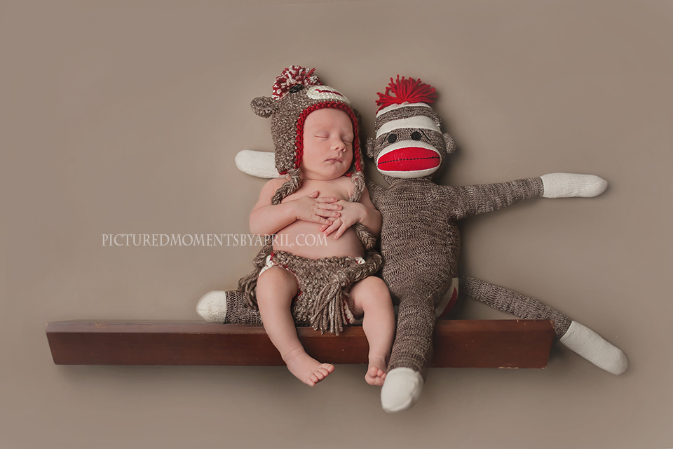 newborn photography community critique photo submitted by April Humphrey - 5 community members set this photo as a favourite image.