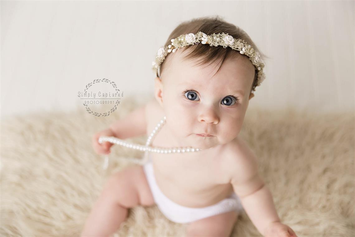 newborn photography community critique photo submitted by Brittany Moncrieff - 2 community members set this photo as a favourite image.