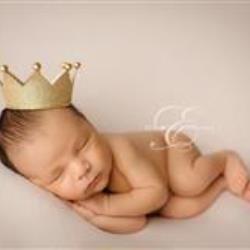 Elvie Diaz Newborn Photographer - profile picture