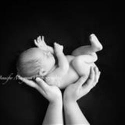 Jennifer Glowa Newborn Photographer - profile picture