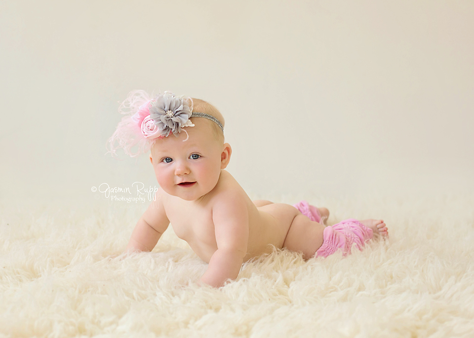 newborn photography community critique photo submitted by Jasmin Rupp - 4 community members set this photo as a favourite image.