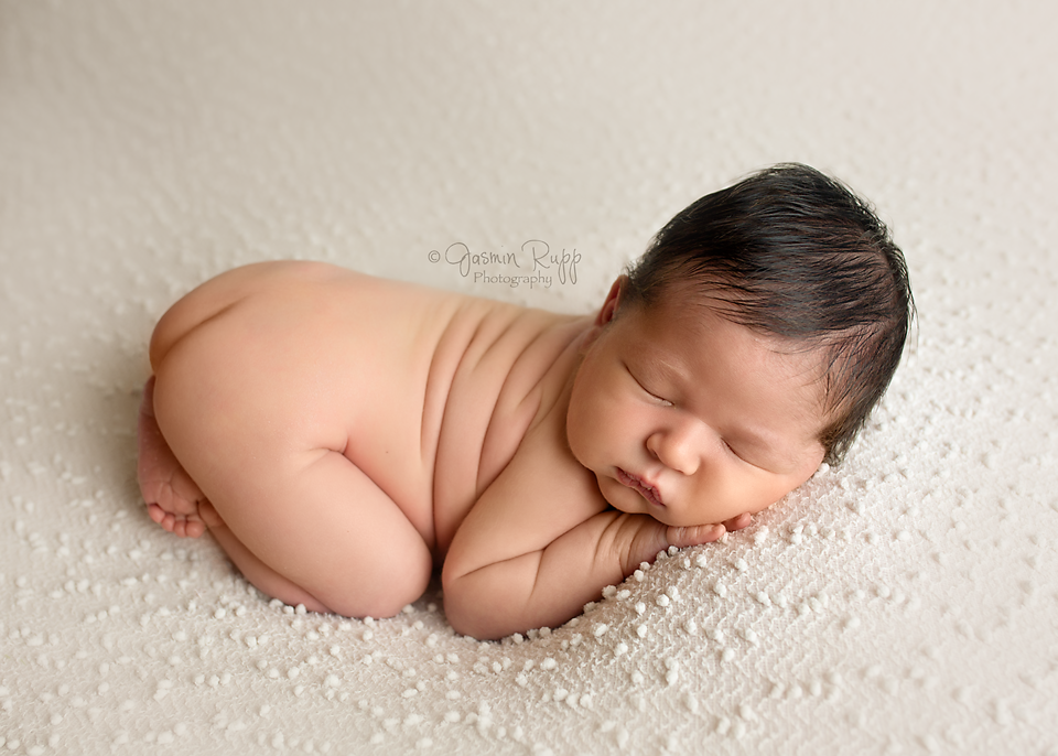 newborn photography community critique photo submitted by Jasmin Rupp - 0 community members set this photo as a favourite image.