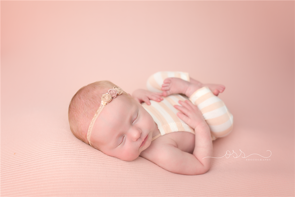 newborn photography community critique photo submitted by Maxine McLellan - 4 community members set this photo as a favourite image.