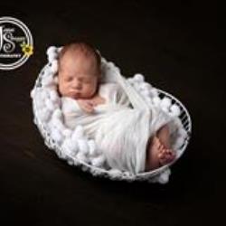 Jenn Skaggs Newborn Photographer - profile picture