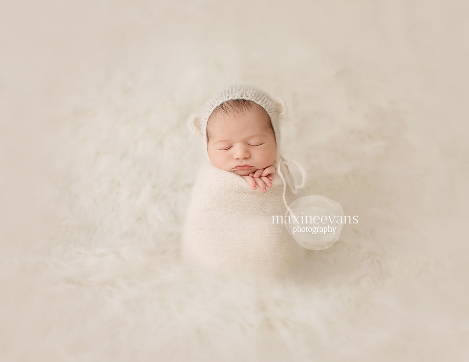 newborn photography community critique photo submitted by Maxine Evans - 4 community members set this photo as a favourite image.