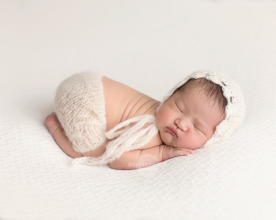 newborn photography community critique photo submitted by Maxine Evans - 3 community members set this photo as a favourite image.