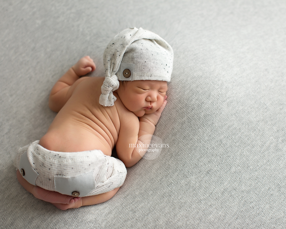 newborn photography community critique photo submitted by Maxine Evans - 3 community members set this photo as a favourite image.