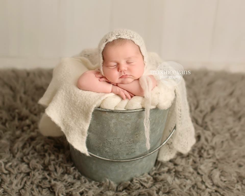 newborn photography community critique photo submitted by Maxine Evans - 3 community members set this photo as a favourite image.
