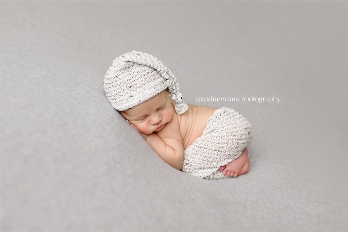 newborn photography community critique photo submitted by Maxine Evans - 1 community members set this photo as a favourite image.