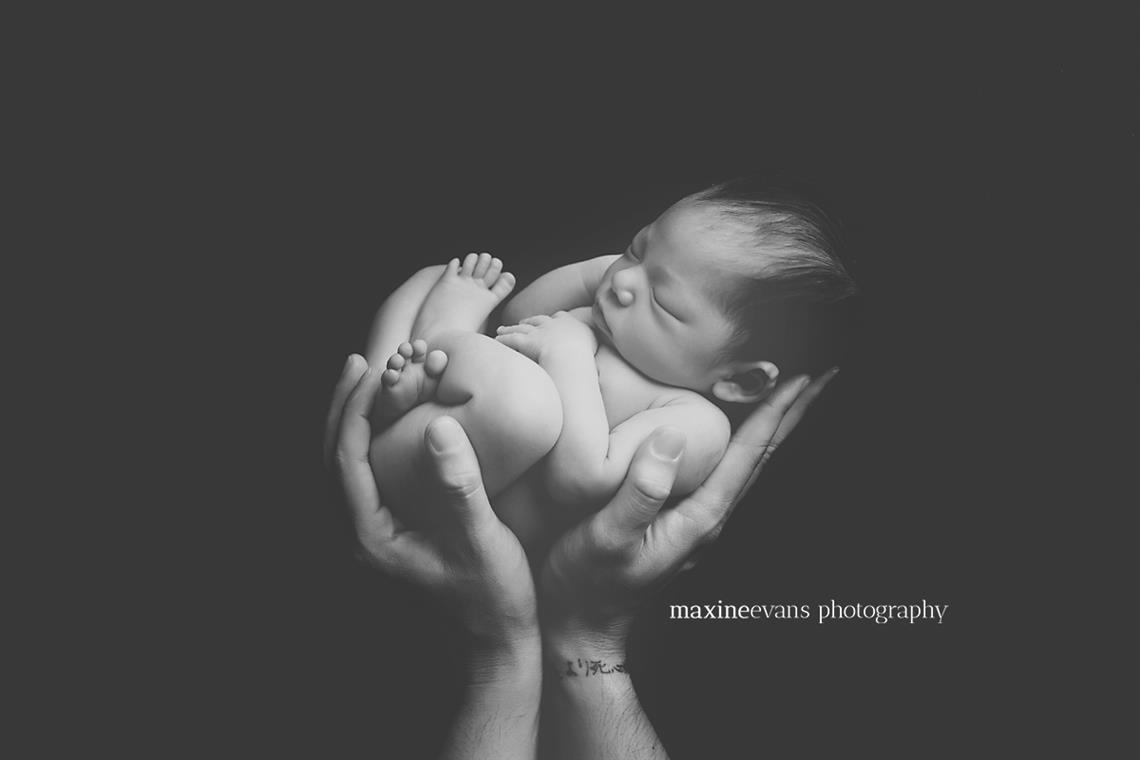 newborn photography community critique photo submitted by Maxine Evans - 2 community members set this photo as a favourite image.