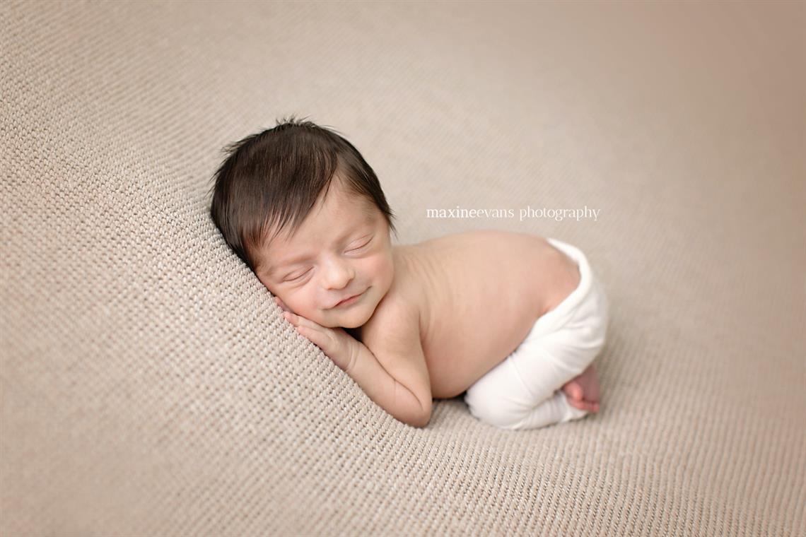 newborn photography community critique photo submitted by Maxine Evans - 3 community members set this photo as a favourite image.