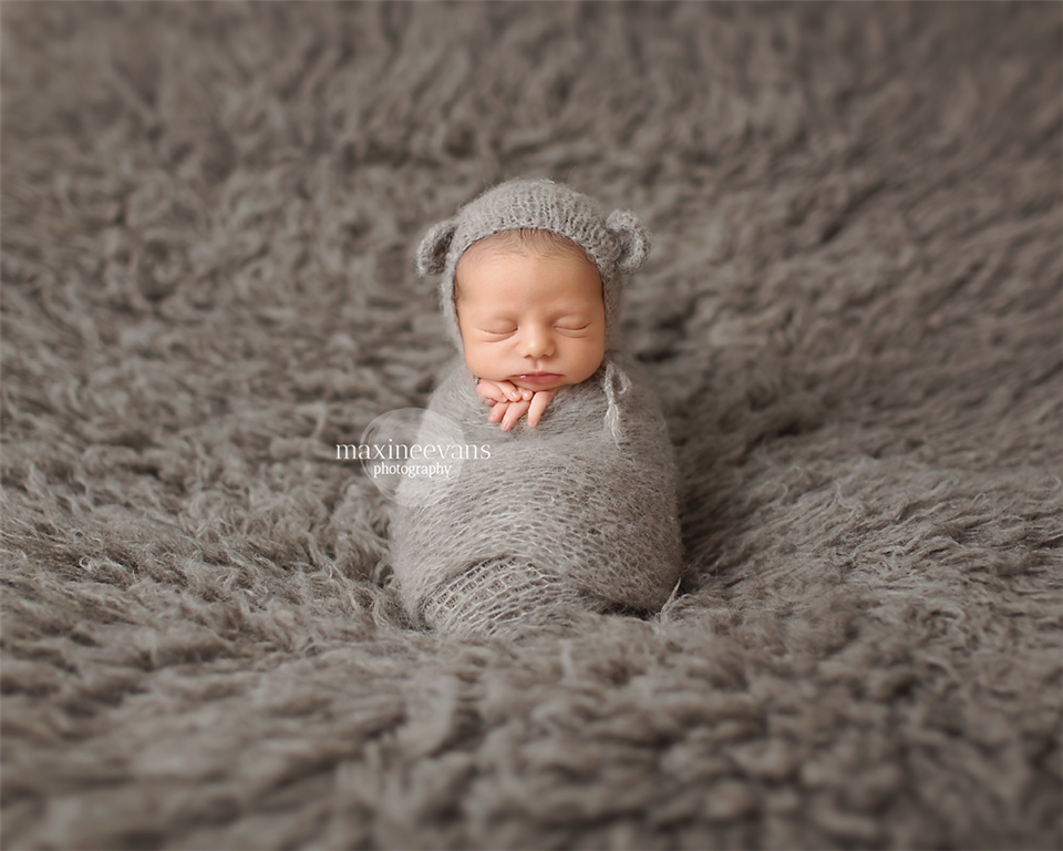 newborn photography community critique photo submitted by Maxine Evans - 3 community members set this photo as a favourite image.