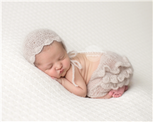 Maxine Evans newborn photography