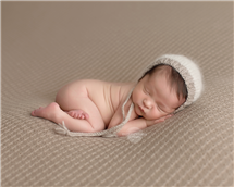 Maxine Evans newborn photography