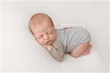 Maxine Evans newborn photography