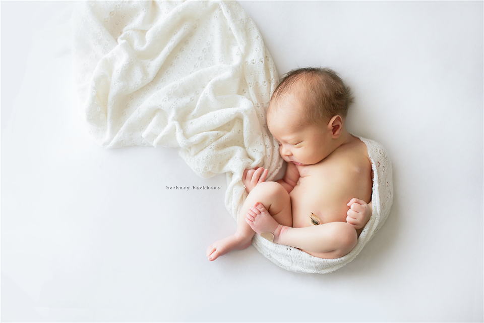 newborn photography community critique photo submitted by Bethney Backhaus - 3 community members set this photo as a favourite image.