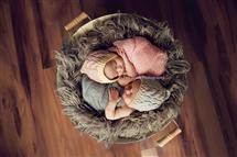 Angela McLaughlin newborn photography