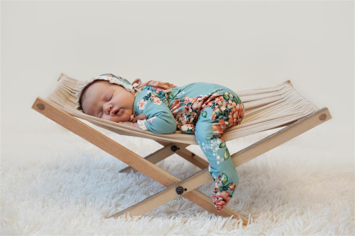 newborn photography community critique photo submitted by Jacklyn Capt - 0 community members set this photo as a favourite image.