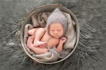 Nikki Martin newborn photography
