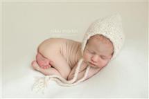 Nikki Martin newborn photography