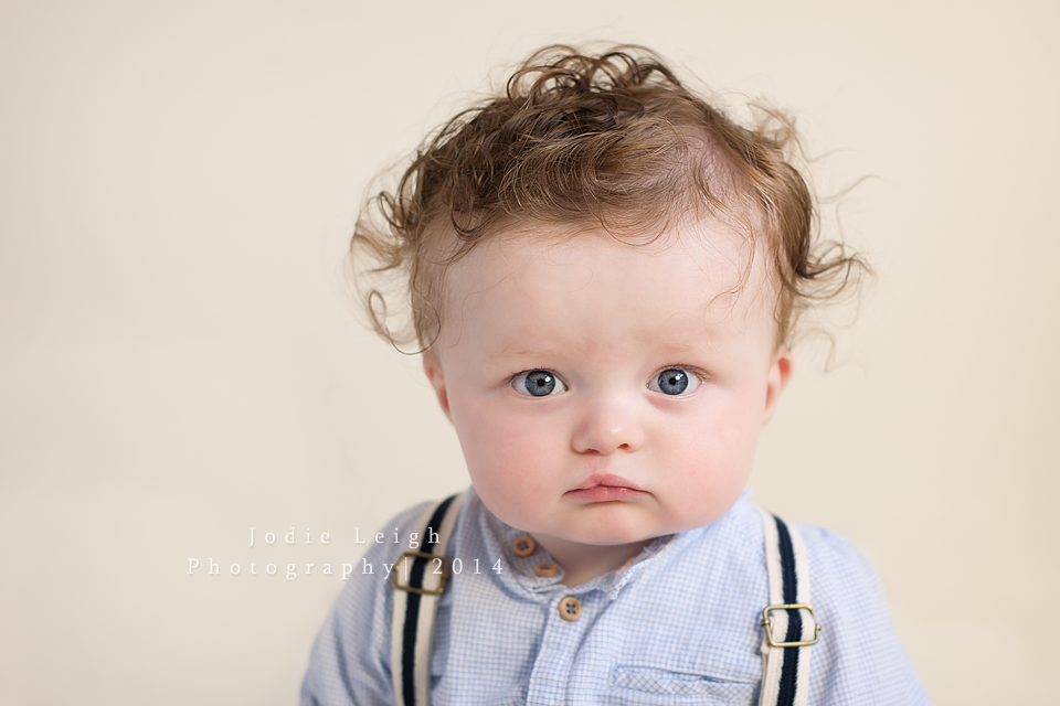 newborn photography community critique photo submitted by Jodie Drake - 5 community members set this photo as a favourite image.