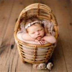 Lindsay Blackman Newborn Photographer - profile picture