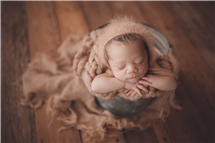 Amy Guenther newborn photography