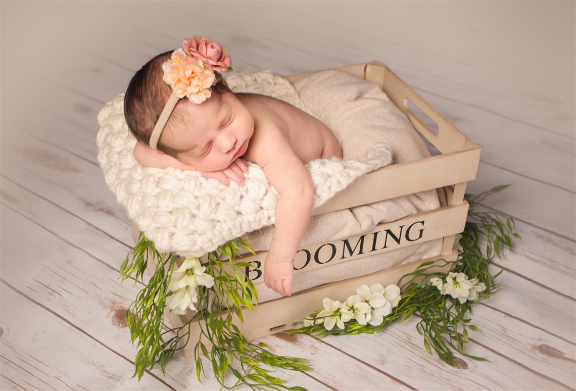 newborn photography community critique photo submitted by Amanda Berrelez - 0 community members set this photo as a favourite image.