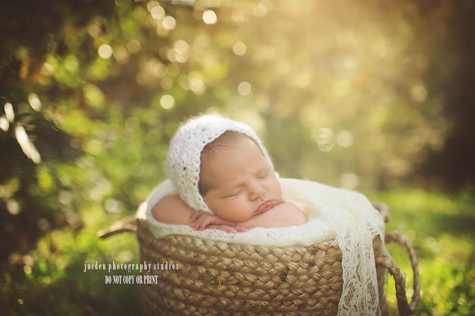 newborn photography community critique photo submitted by Jaiden Photography - 4 community members set this photo as a favourite image.