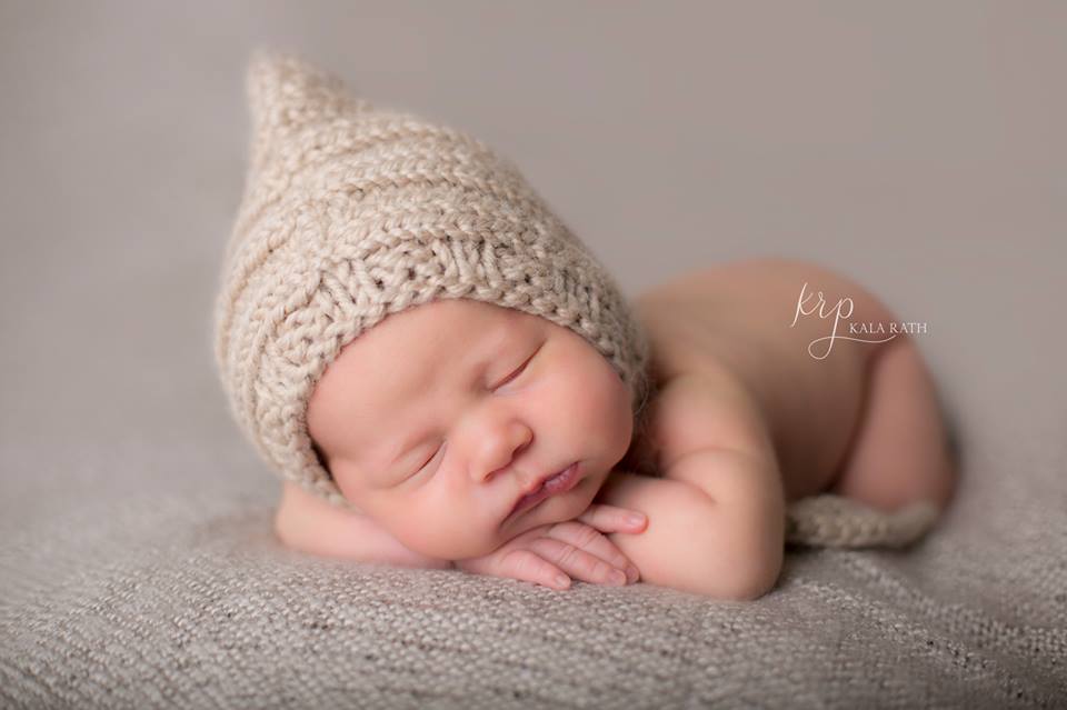 newborn photography community critique photo submitted by Kala Rath - 3 community members set this photo as a favourite image.