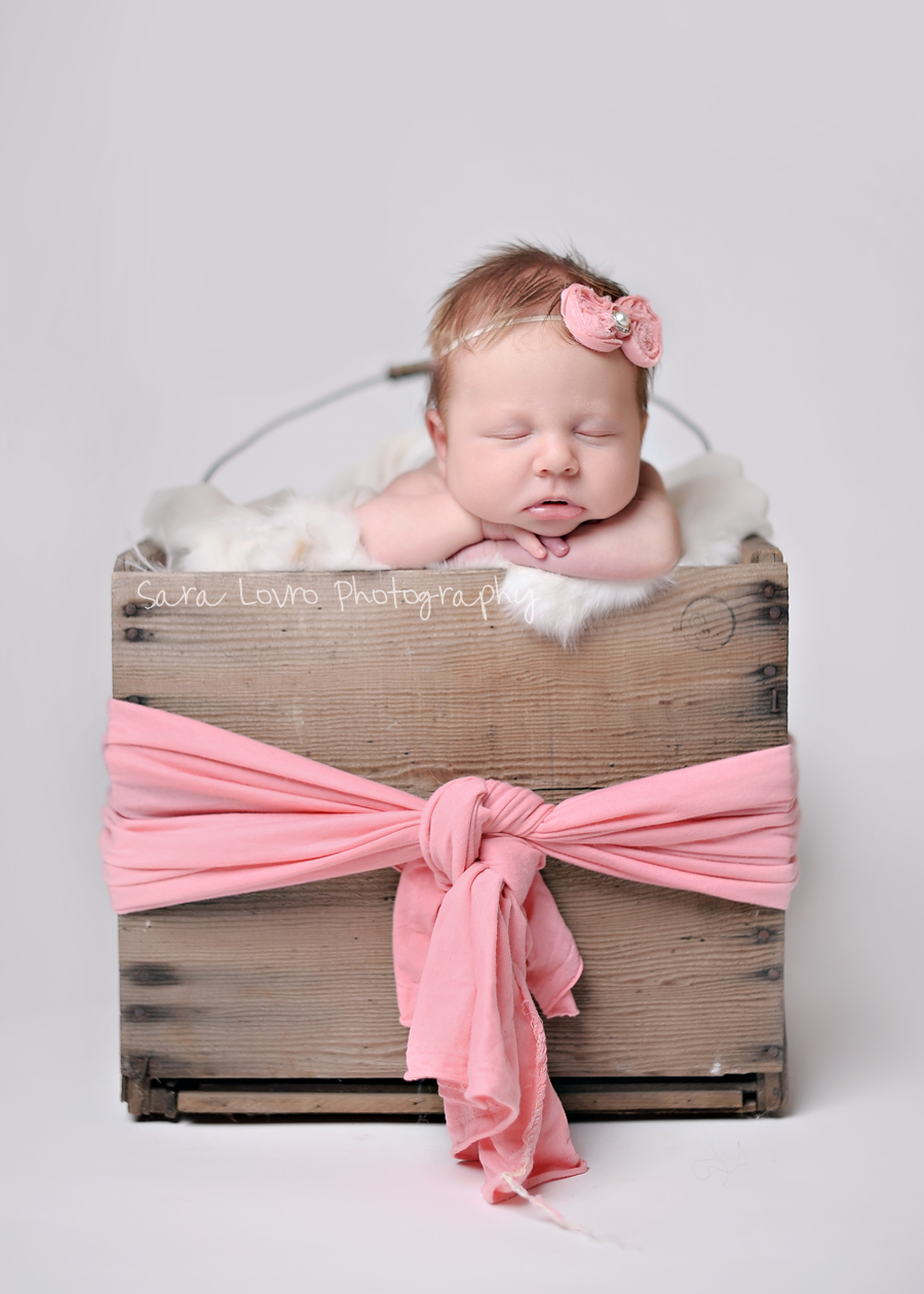 newborn photography community critique photo submitted by Sara Lovro - 5 community members set this photo as a favourite image.