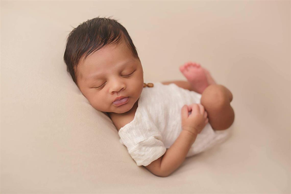 newborn photography community critique photo submitted by Erin Martin - 2 community members set this photo as a favourite image.