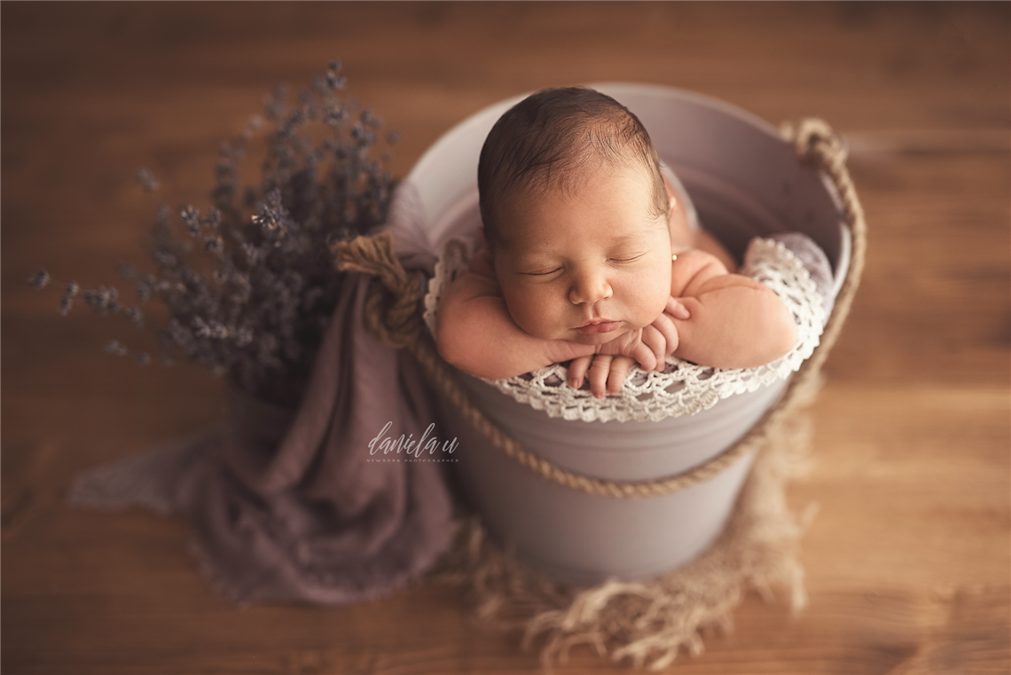 newborn photography community critique photo submitted by Daniela Ursache - 1 community members set this photo as a favourite image.