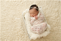 Mindy Capps newborn photography
