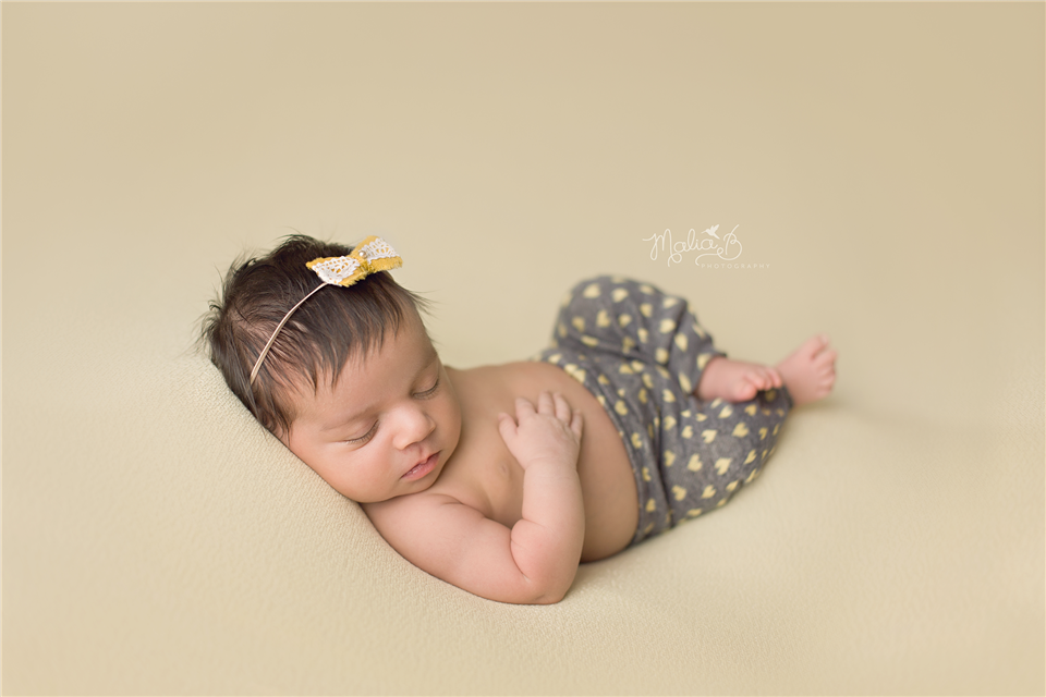 newborn photography community critique photo submitted by Malia Battilana - 4 community members set this photo as a favourite image.