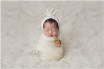 Malia Battilana newborn photography