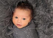 Donna Bukalders newborn photography