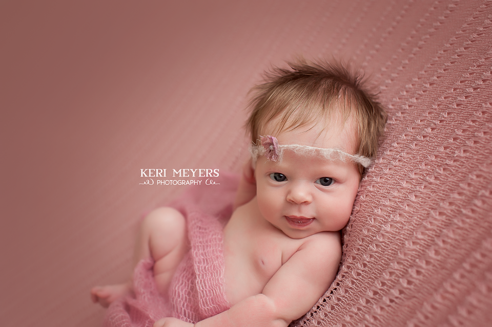 newborn photography community critique photo submitted by Keri Meyers - 2 community members set this photo as a favourite image.