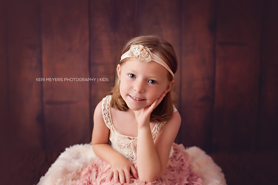 newborn photography community critique photo submitted by Keri Meyers - 2 community members set this photo as a favourite image.