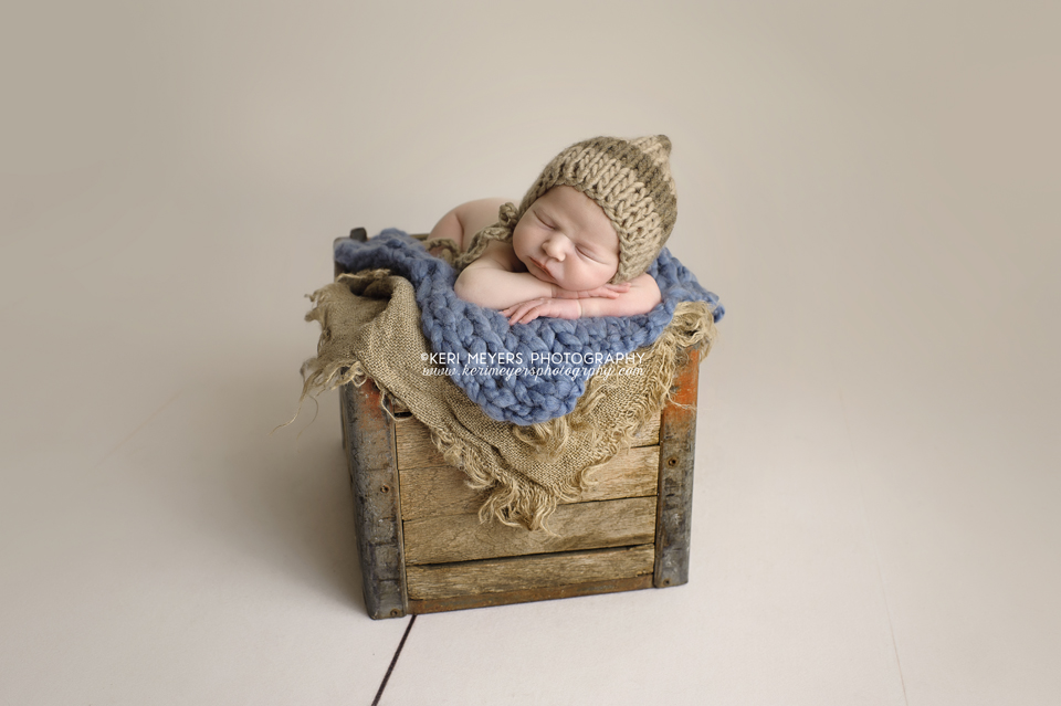 newborn photography community critique photo submitted by Keri Meyers - 2 community members set this photo as a favourite image.