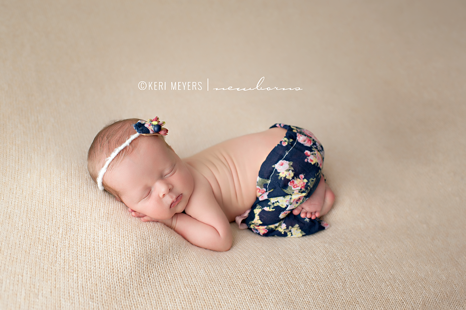 newborn photography community critique photo submitted by Keri Meyers - 3 community members set this photo as a favourite image.